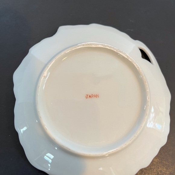 Leaf Shaped Trinket Dishes Floral Motif - Picture 7 of 7